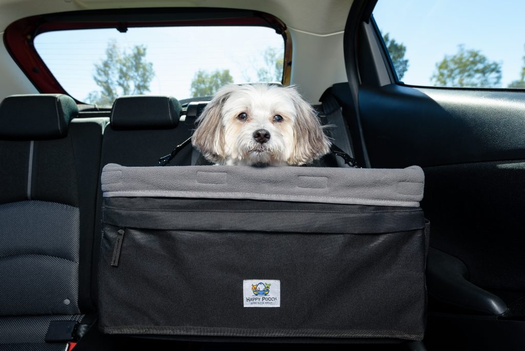 Large dog car seat for 1 or 2 small dogs weighing up to 14kgs